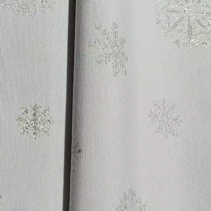 Vánoční gobelínová látka zlatostříbrné vločky na bílé š.160 cm